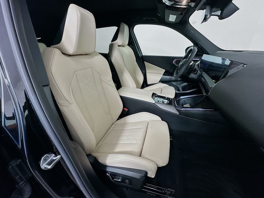 2025 BMW X3 - Image 28