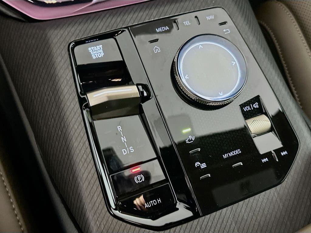 2025 BMW X3 - Image 15