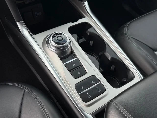 2023 Ford Explorer - Image 18