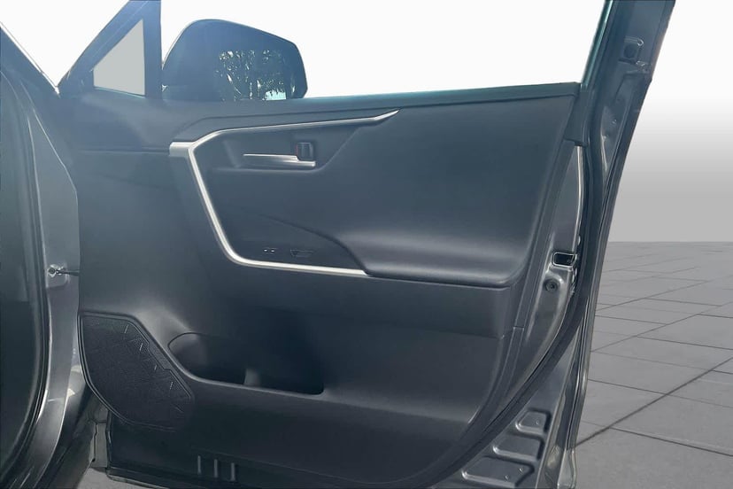 2021 Toyota RAV4 - Image 23