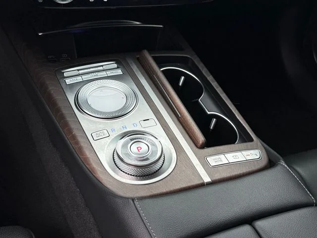 2021 Genesis G80 - Image 20