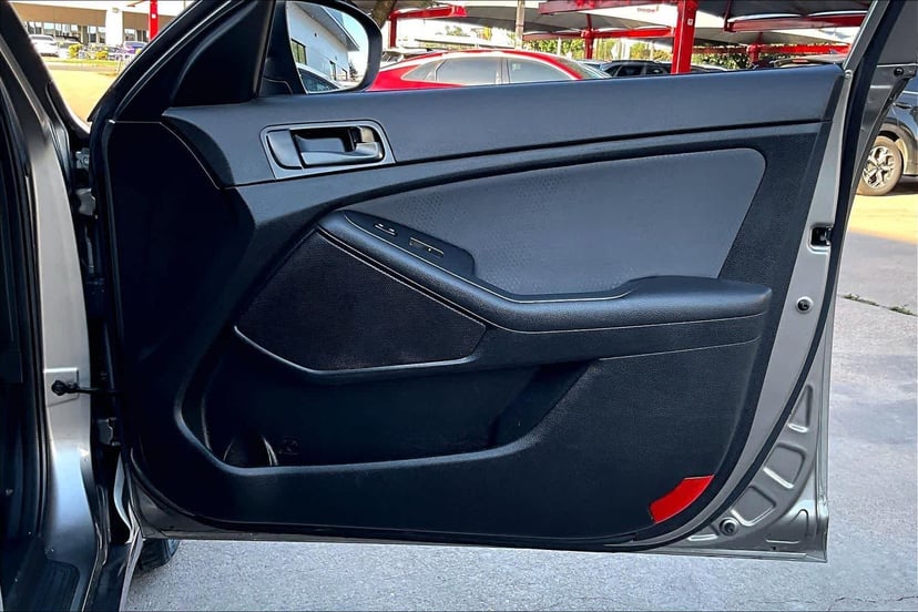 2015 Kia Optima - Image 22
