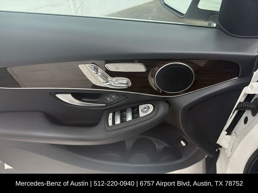2022 Mercedes-Benz GLC - Image 18