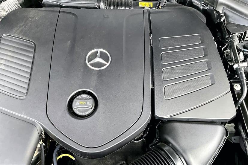 2025 Mercedes-Benz GLC 350e - Image 33