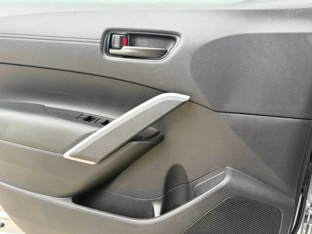 2025 Toyota Corolla Cross - Image 22