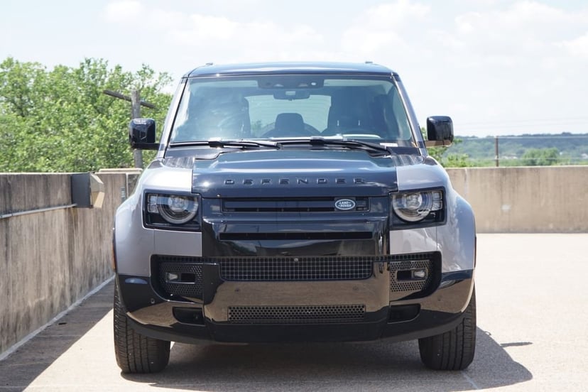 2024 Land Rover Defender 110 - Image 2