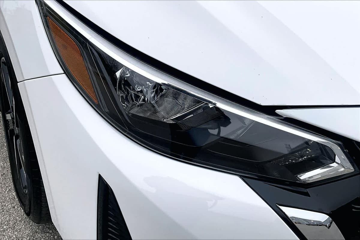 2025 Nissan Sentra - Image 27