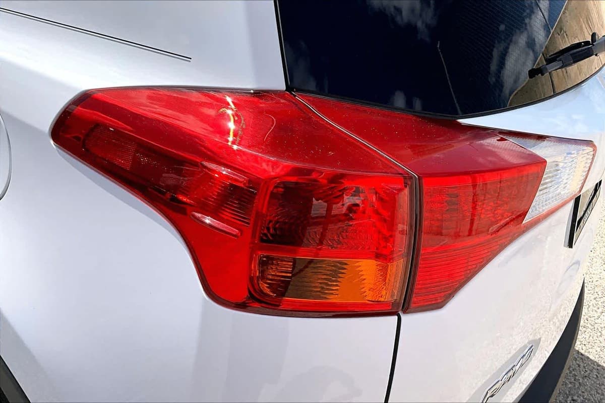 2013 Toyota RAV4 - Image 31