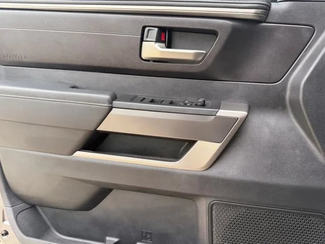 2023 Toyota Tundra - Image 24