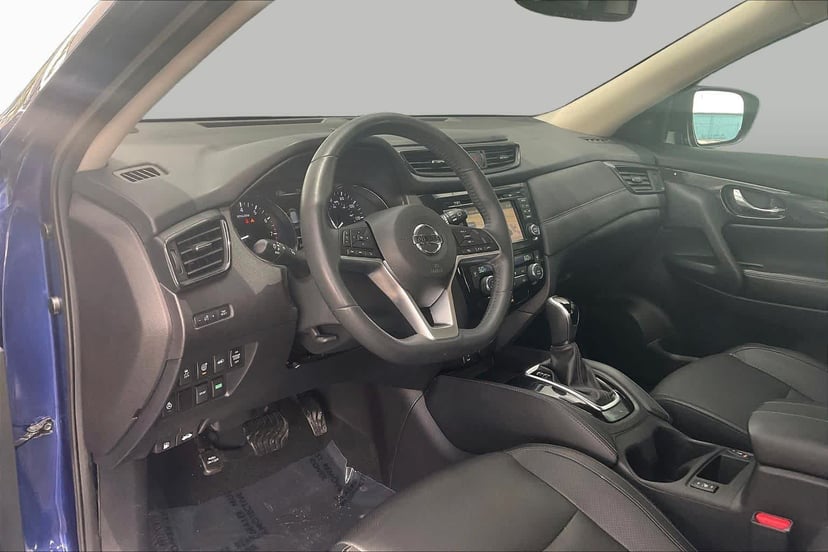 2017 Nissan Rogue - Image 18