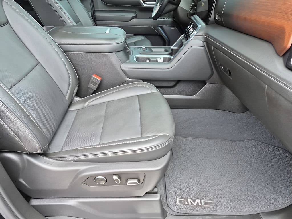 2024 GMC Sierra 2500HD - Image 16