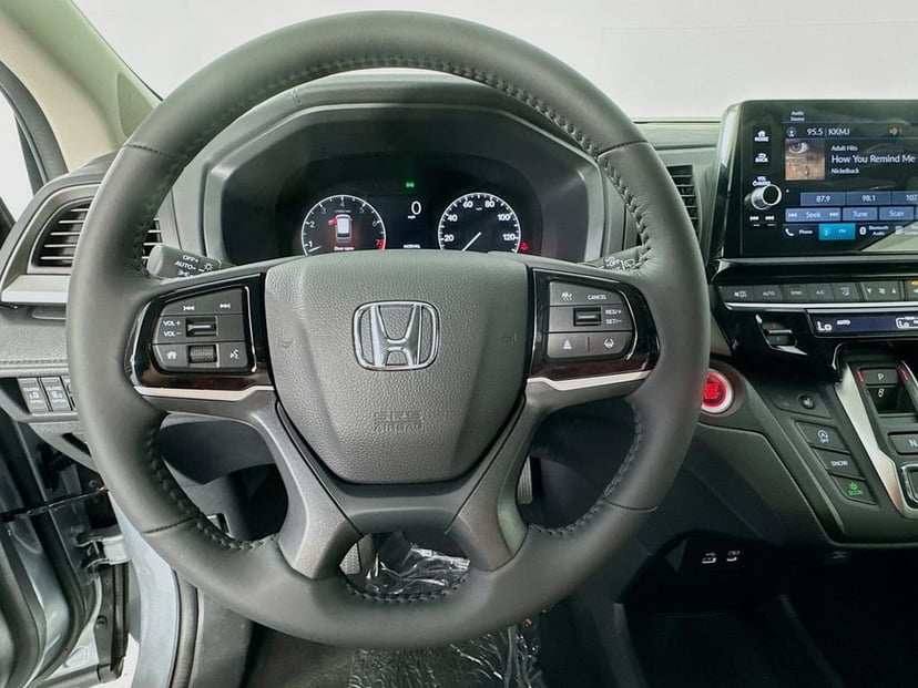 2026 Honda Odyssey - Image 16