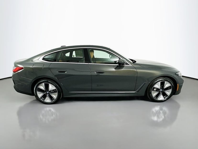 2026 BMW i4 - Image 4