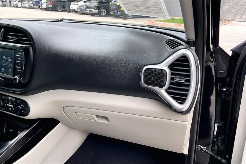 2020 Kia Soul - Image 16