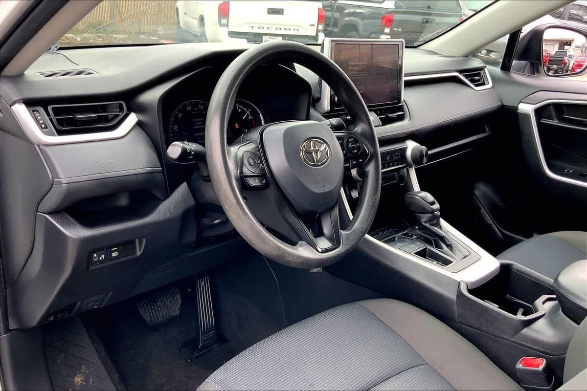 2023 Toyota RAV4 - Image 17