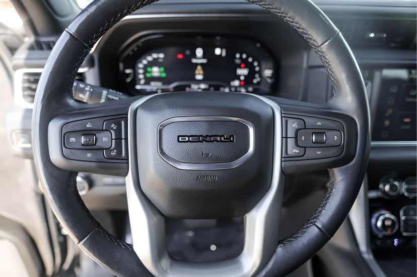 2022 GMC Yukon XL - Image 15