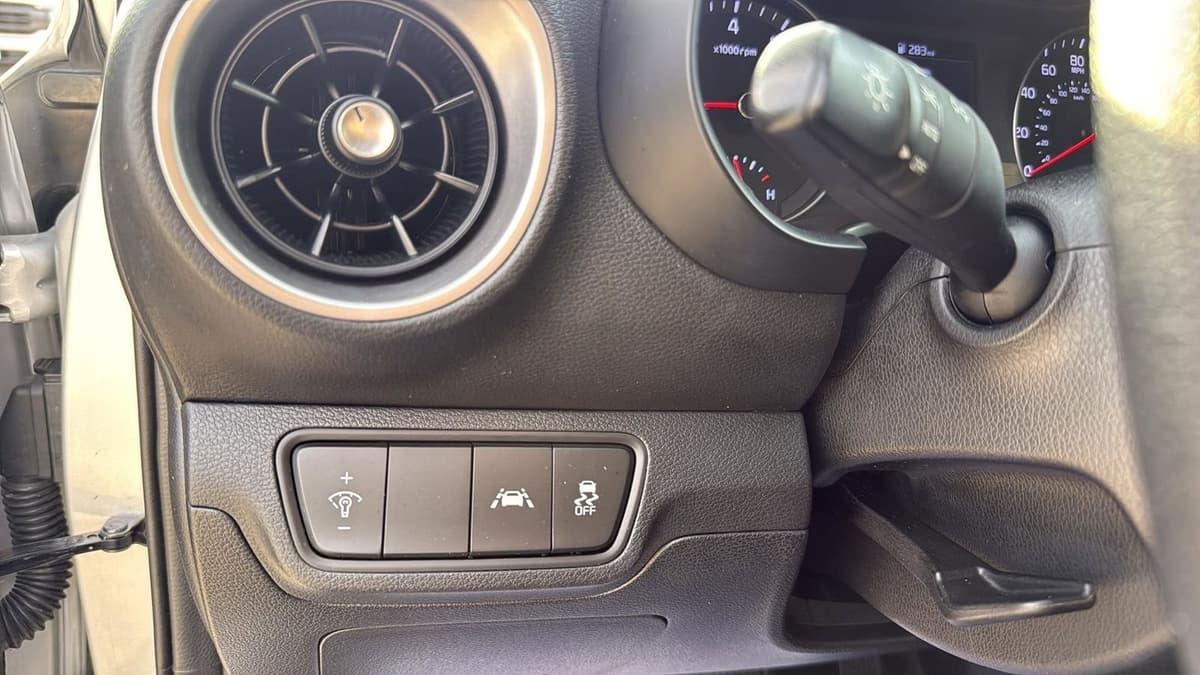 2020 Kia Forte - Image 11