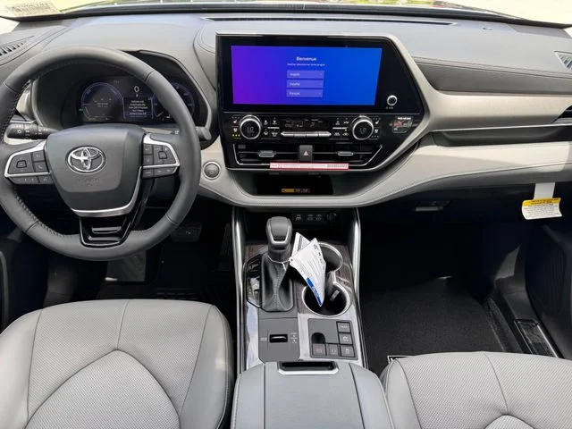 2026 Toyota Highlander Hybrid - Image 18