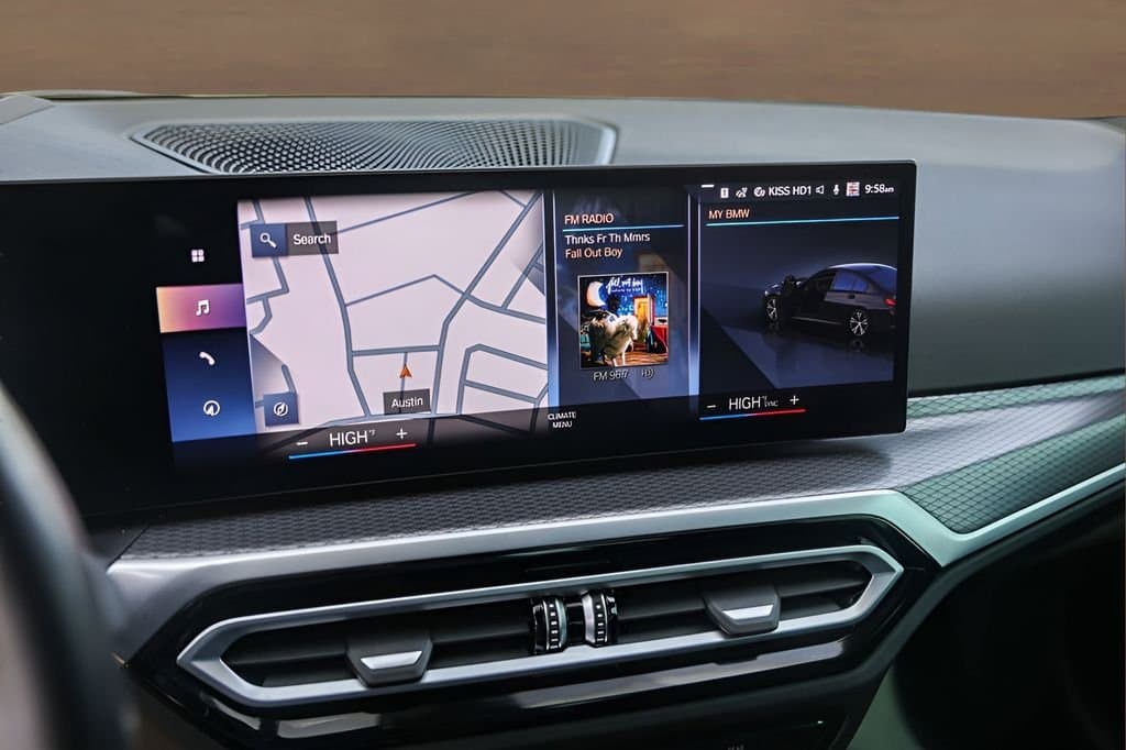 2023 BMW 3 Series - Image 16