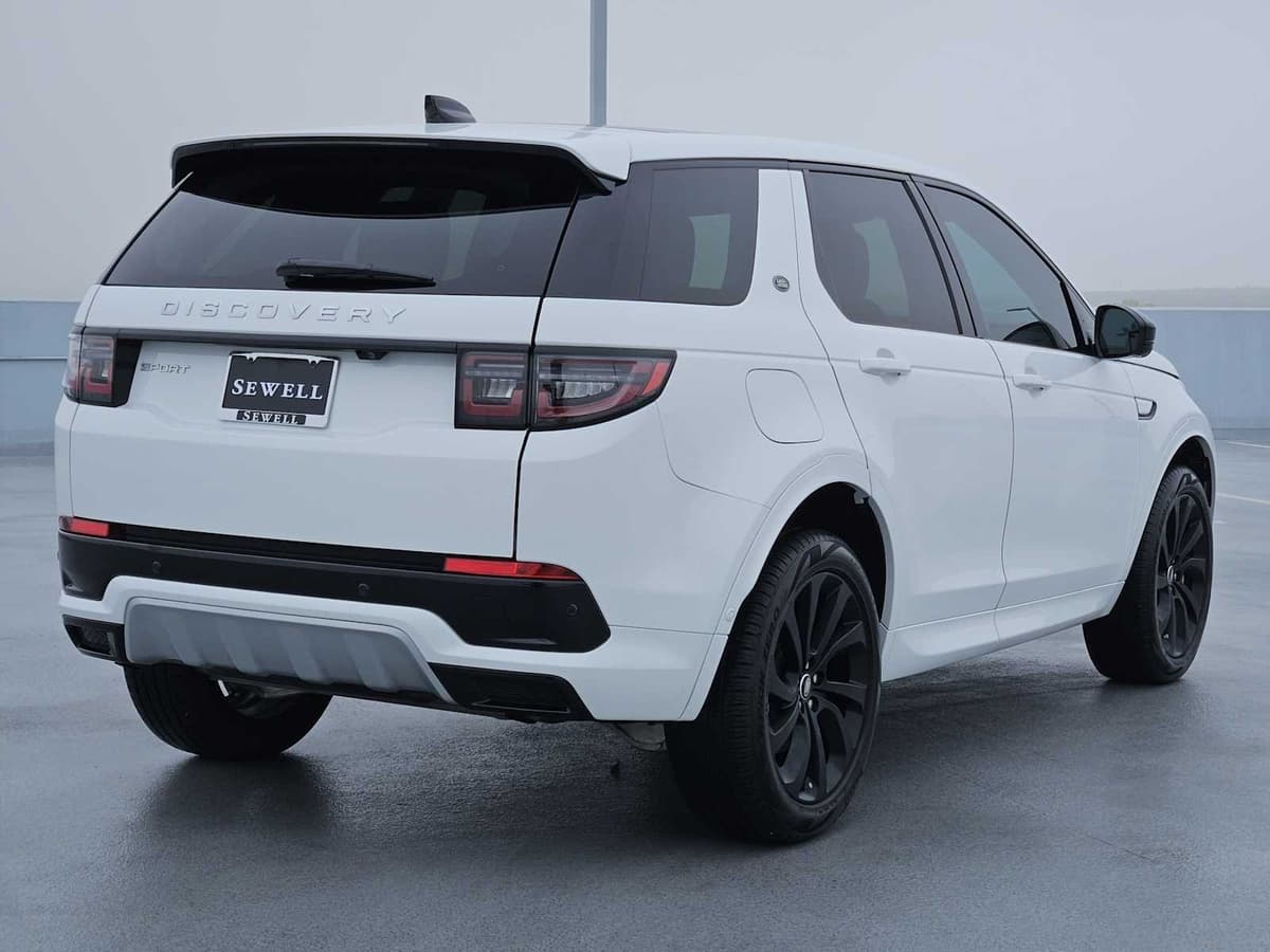 2025 Land Rover Discovery Sport - Image 7