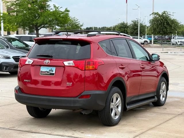 2015 Toyota RAV4 - Image 4