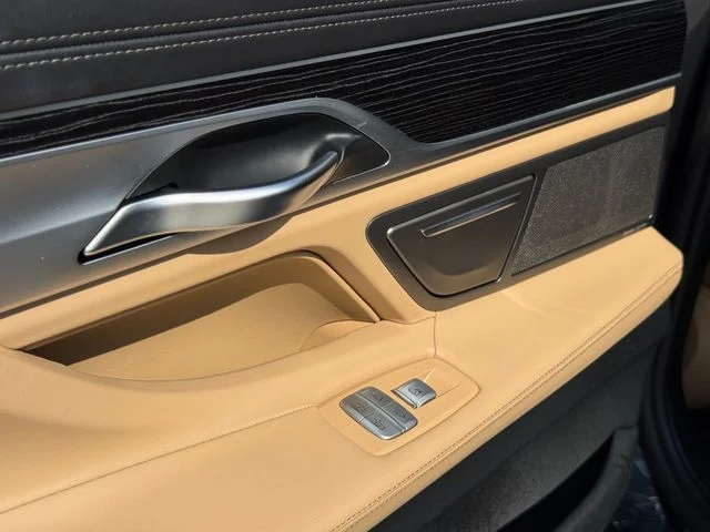 2019 BMW 7 Series - Image 26