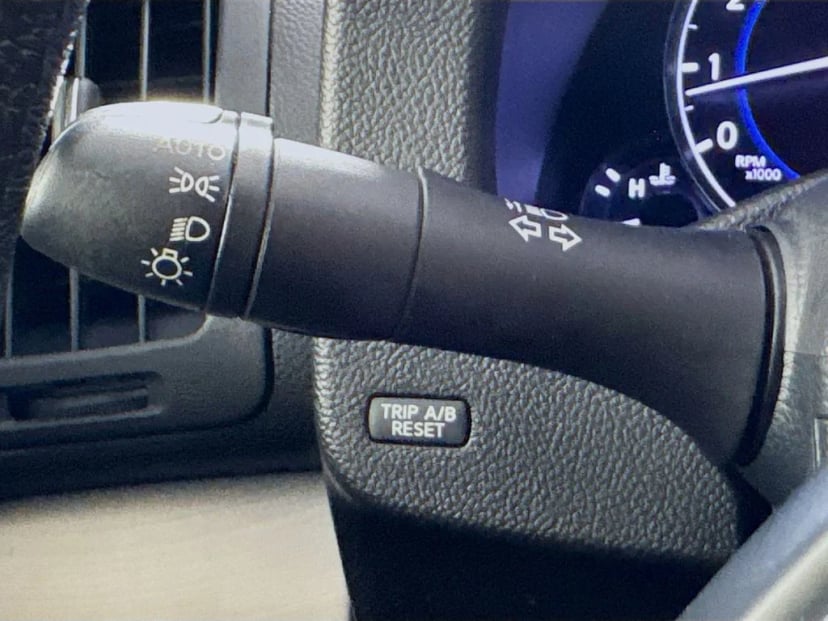2013 INFINITI G37 - Image 13