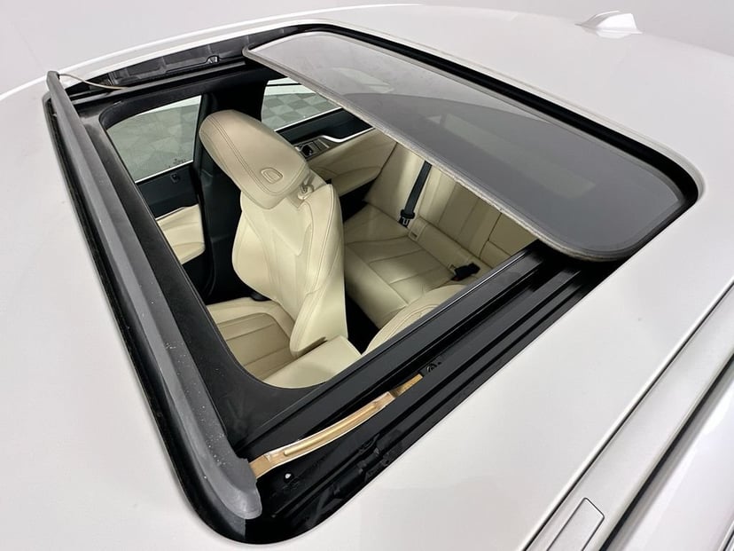 2023 BMW i4 - Image 22
