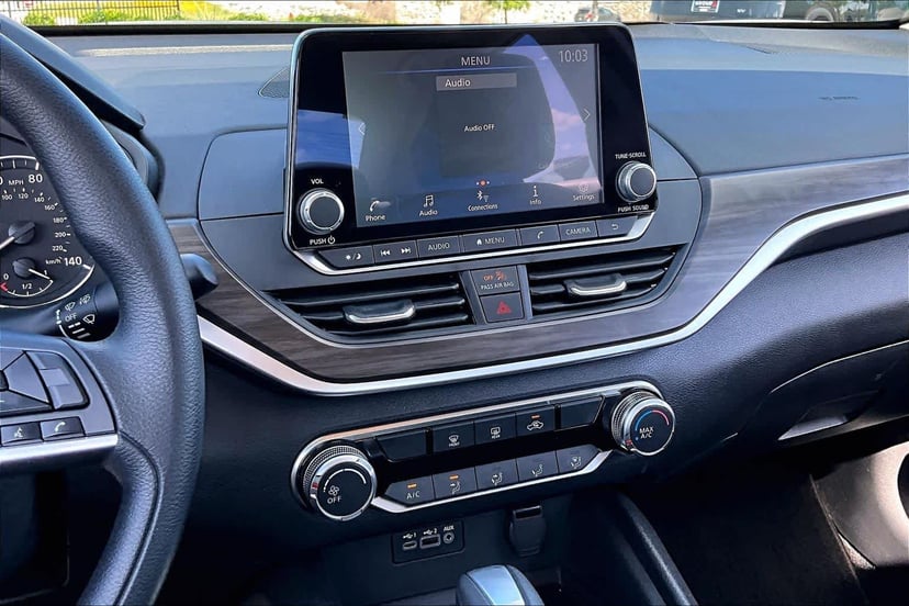 2025 Nissan Altima - Image 7