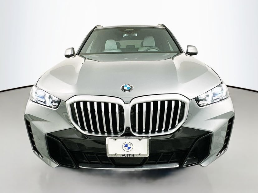 2025 BMW X5 - Image 2