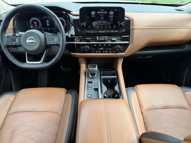 2023 Nissan Pathfinder - Image 25