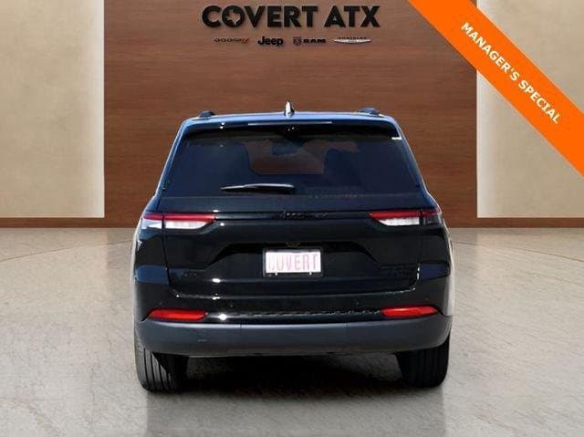 2025 Jeep Grand Cherokee - Image 4