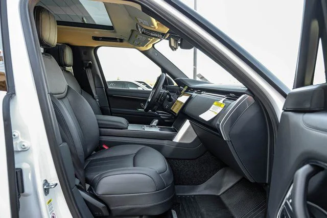 2026 Land Rover Range Rover - Image 32