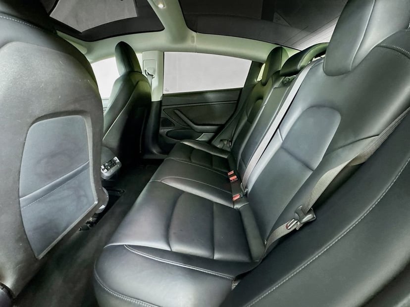2018 Tesla Model 3 - Image 30
