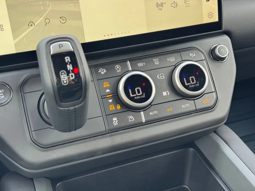2026 Land Rover Defender 110 - Image 23