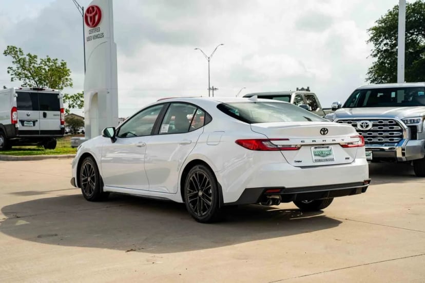 2026 Toyota Camry - Image 2