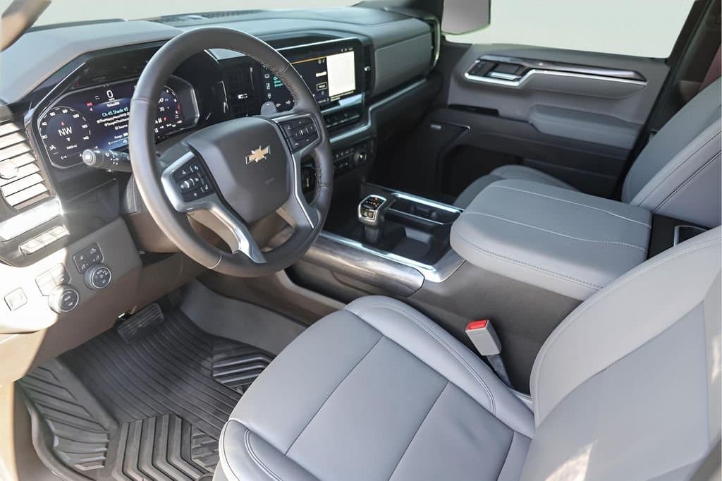 2026 Chevrolet Silverado 1500 - Image 13
