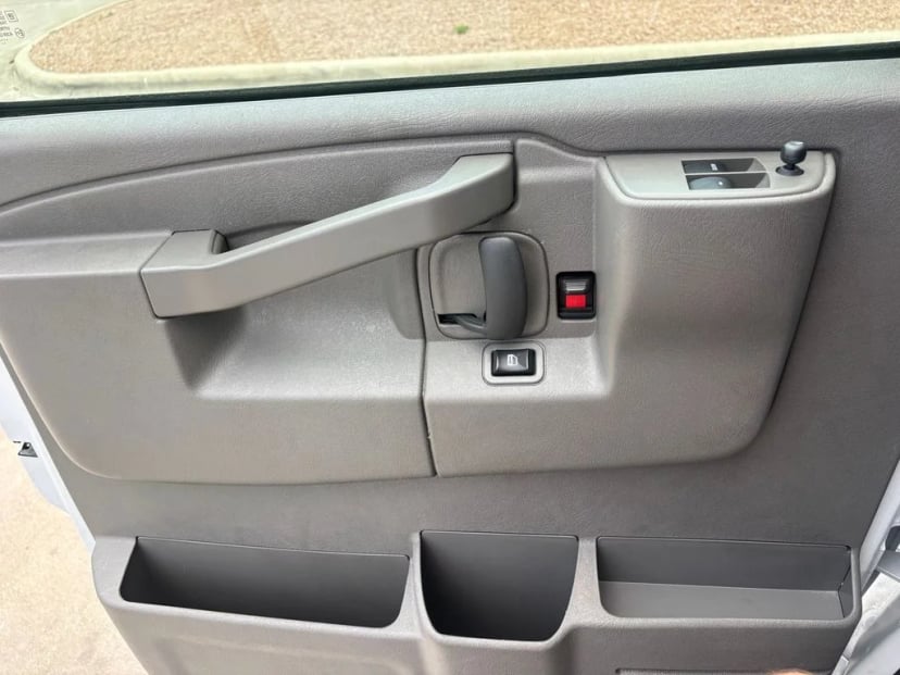 2024 GMC Savana 2500 - Image 12