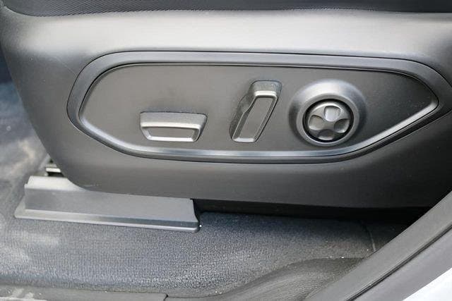 2025 Jeep Grand Cherokee - Image 11