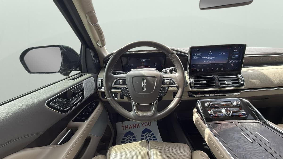 2022 Lincoln Navigator - Image 13
