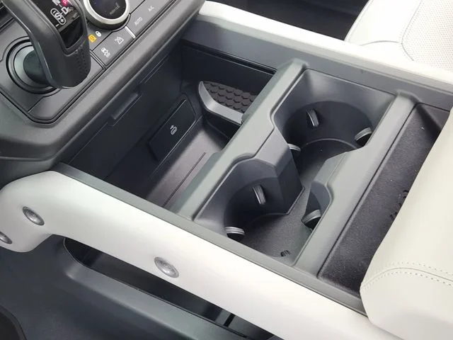 2026 Land Rover Defender 110 - Image 15