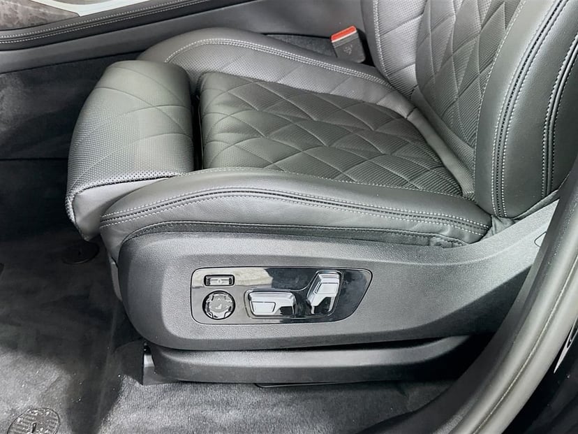 2023 BMW X7 - Image 20