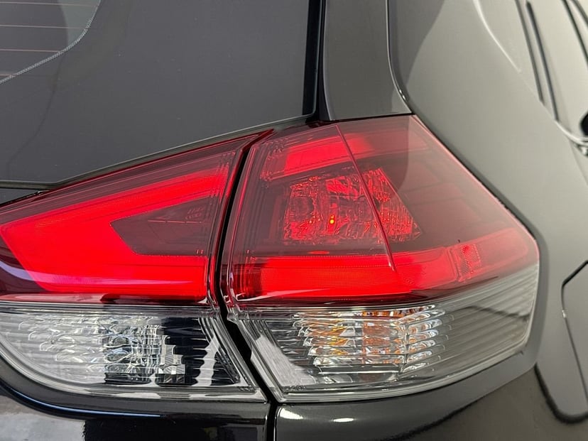 2018 Nissan Rogue - Image 31