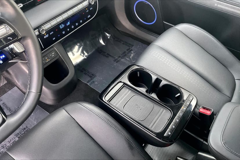 2025 Hyundai IONIQ 5 - Image 16