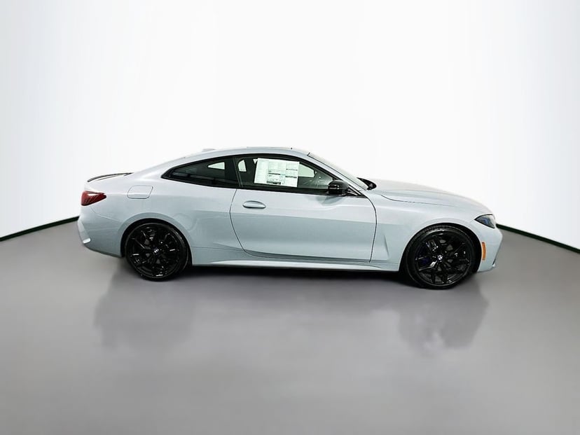 2025 BMW 4 Series - Image 4