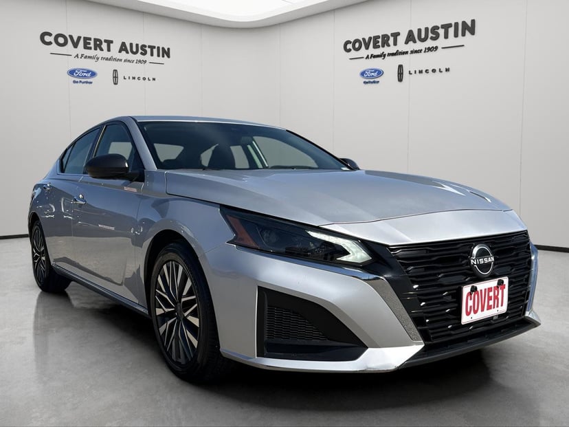 2024 Nissan Altima - Image 2