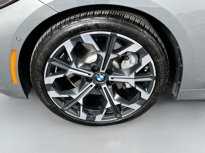2025 BMW 4 Series - Image 32