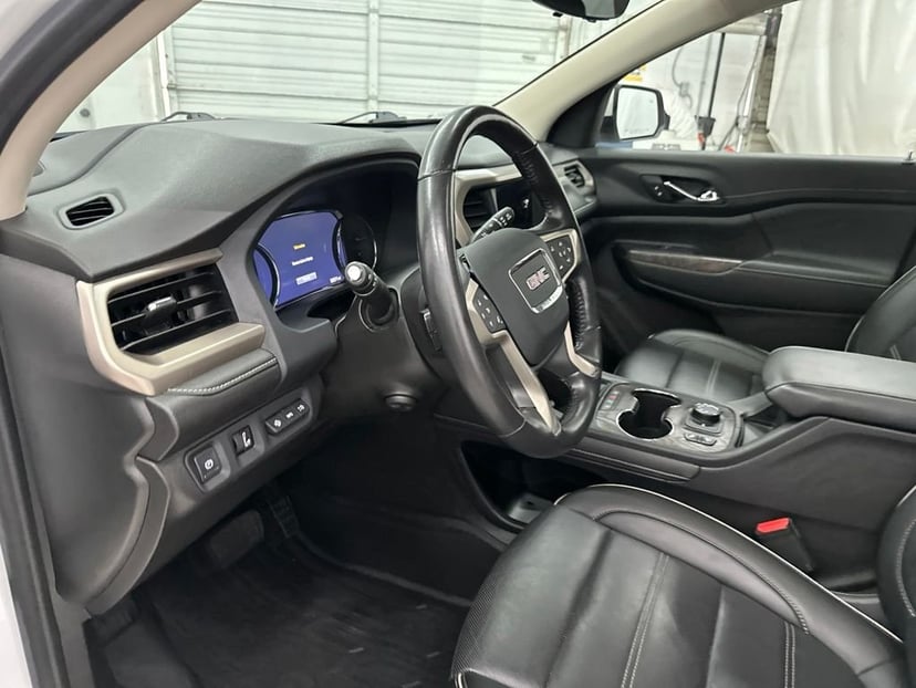 2021 GMC Acadia - Image 7