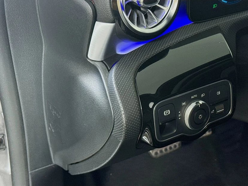 2021 Mercedes-Benz CLA - Image 10