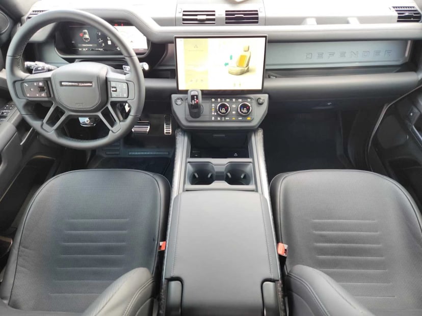 2026 LAND ROVER Defender 110 - Image 25